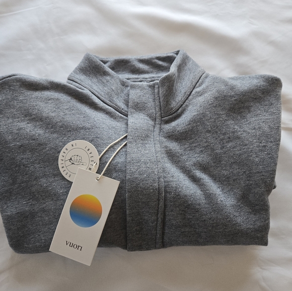 (NEW)Vuori Cypress 1/4 Zip Heather Grey Sweatshirt - Picture 2 of 8